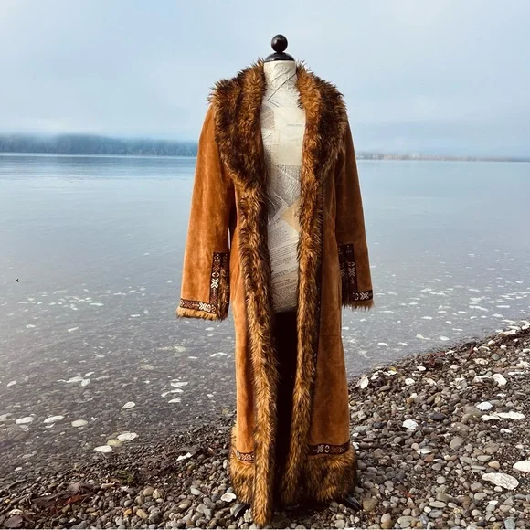 Vintage Suede Leather Overcoat - Picture 2 of 15